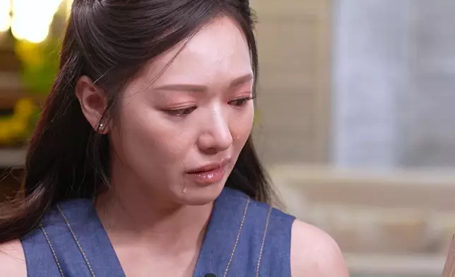 睇到成品後，佢感觸到喊起上嚟，就係因為之前冇諗到要同狗仔影定靚相留念，令佢留下咗遺憾。