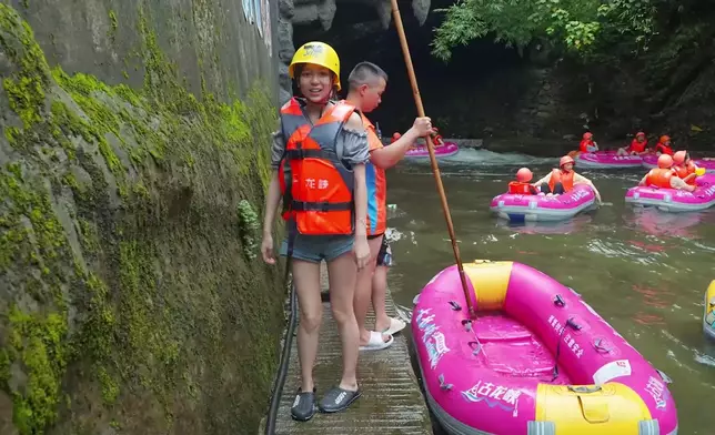 玩完極限活動的Karen眼神迷茫。