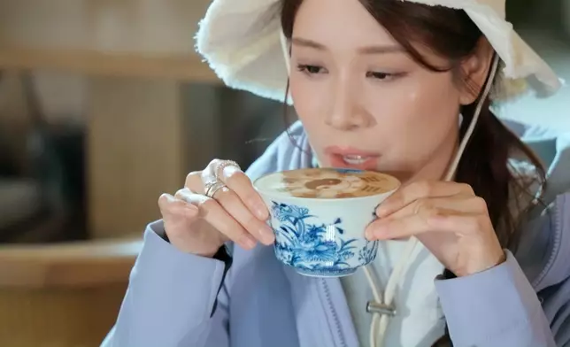 呢杯「太極咖啡」，正。