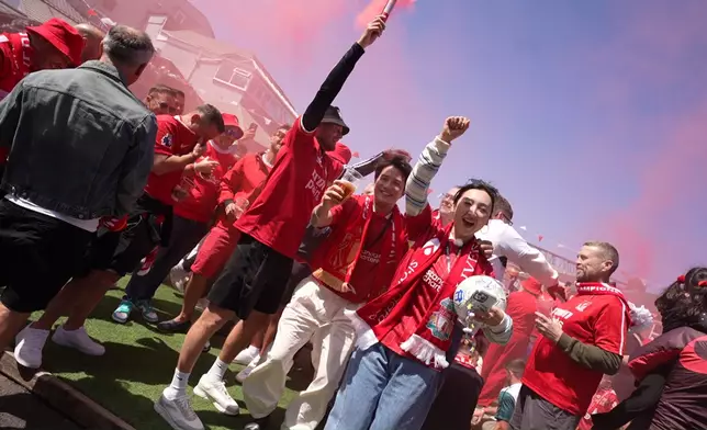 三位主持去到利物浦誕生地-The Sandon享受賽前party