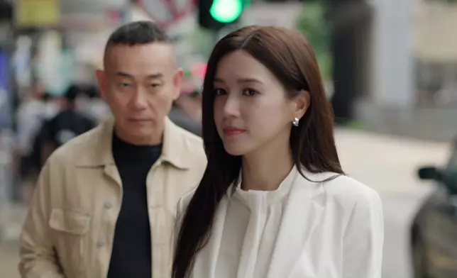 呢一幕大家道別後，隨著轉身神情由晴轉陰，再由假笑到奸險，嗰個轉折好正，難怪傅嘉莉嘅演技亦贏盡好評。