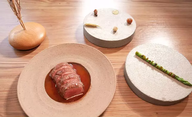 米芝蓮 Green Star餐廳 三位主持品嚐神秘菜式