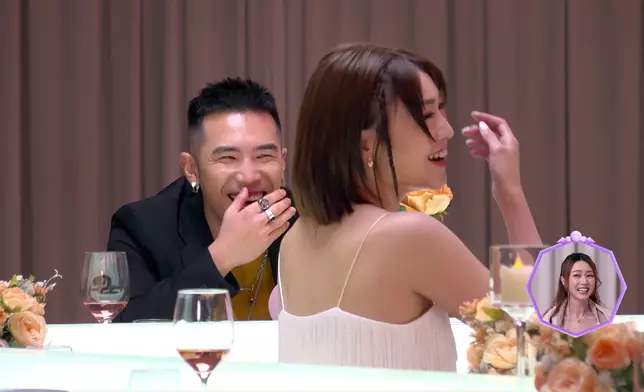 留意番，細John嘅笑話除咗Carman同細John自己，其餘所有人都唔識笑。