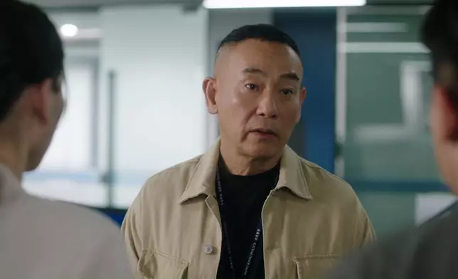 原本係家姐Tone行入辦公室，一畀人見到即刻慌失失咁扮演番丁洛風，齋講清楚都難，更何況要演出嚟。