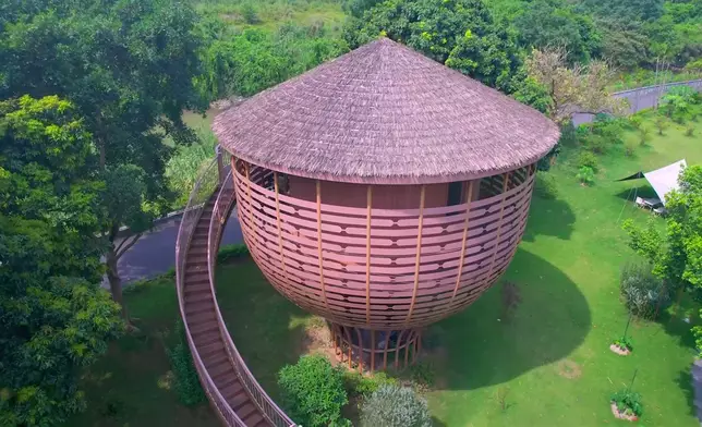 「精靈樹屋」、「野車草原帳篷」及「摩洛哥風情」別墅。