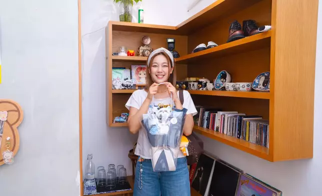 「寰亞孻女」黃淑蔓（Feanna）