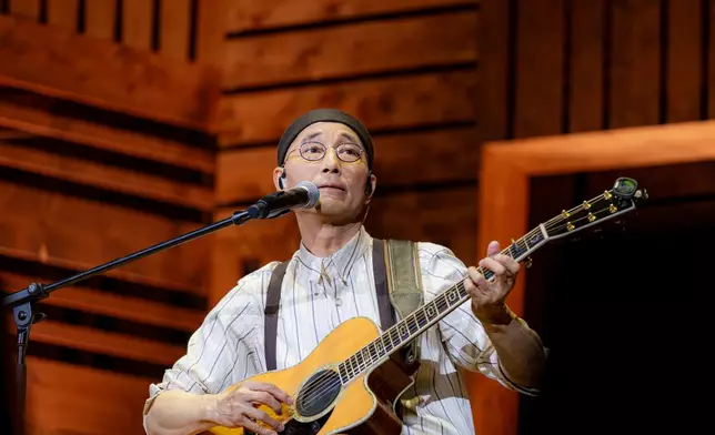 盧冠廷(LoLo)昨晚開始，一連兩場於紅館舉行《My Music．My Life 盧冠廷一生所愛演唱會2025》。