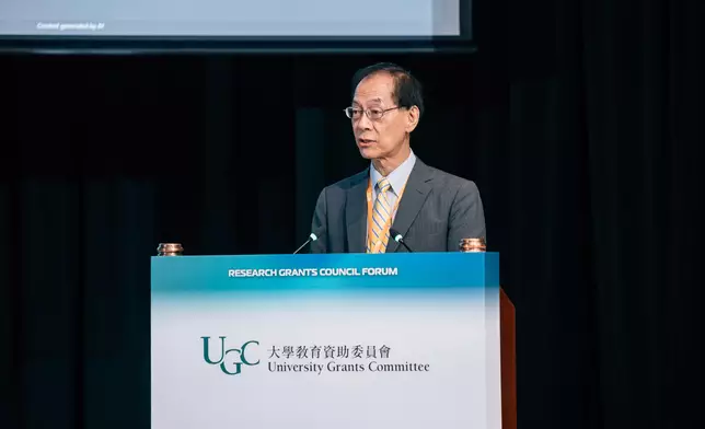 研究資助局主席唐偉章在研究資助局2025論壇上致辭。 政府新聞處圖片