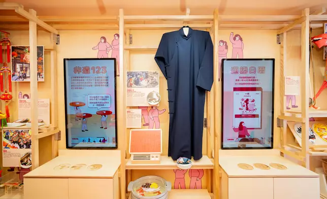 「移動非遺」專車走訪香港各區展示香港非遺的豐富內涵。政府新聞處圖片