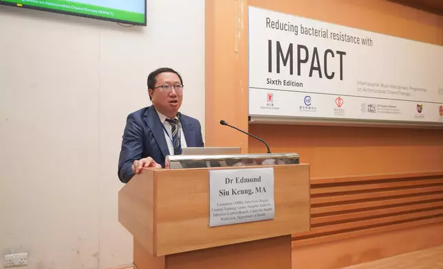 衞生防護中心感染控制處顧問醫生馬紹強在論壇上致辭。 政府新聞處圖片