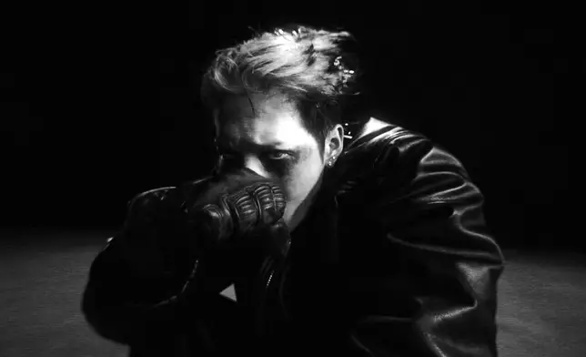 整張專輯將於2025年7月18日上線，美版專輯目前已開啟預售。