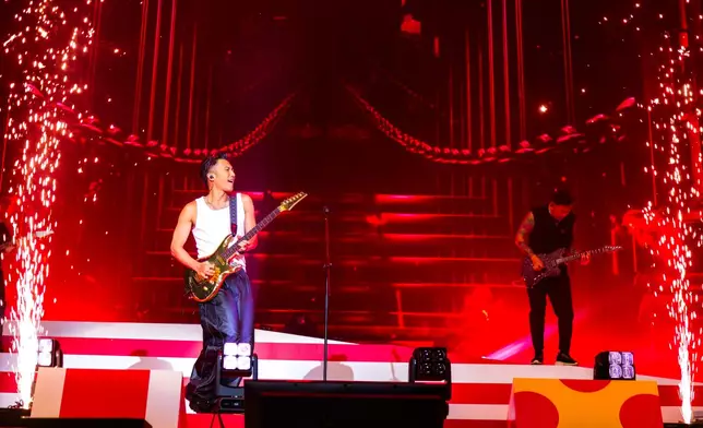 謝霆鋒指今次是首次在亞博演出，並祝賀香港麥當勞 50 週年生日快樂