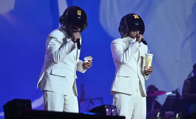 今年更驚喜現身 50 週年頭炮活動的軟硬（林海峰與葛民輝）