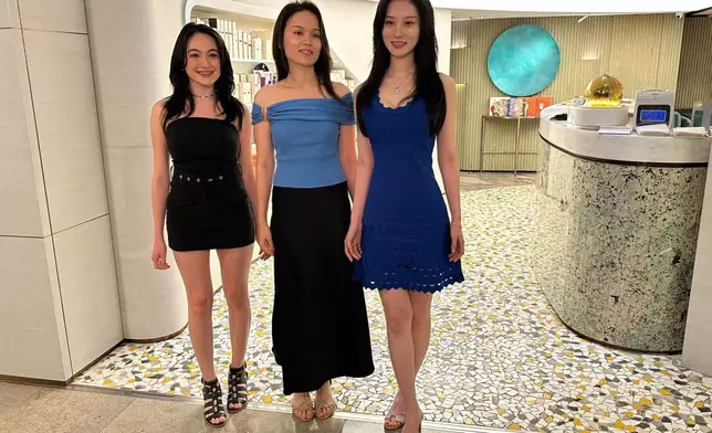 左起：20歲中英混血兒何詠多（Alison）、26歲Emily 文雅儀（Emily） 、26歲「巨胸Vivian」莊靜璟（本網記者攝）