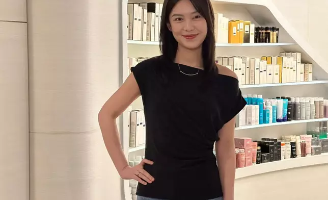 「翻版張曦雯」莫凡（Molly）身材高挑。（本網記者攝）