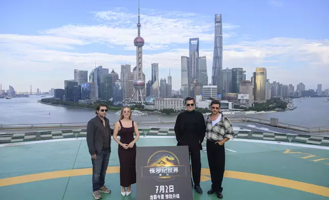 眾人先到外灘宣傳。
