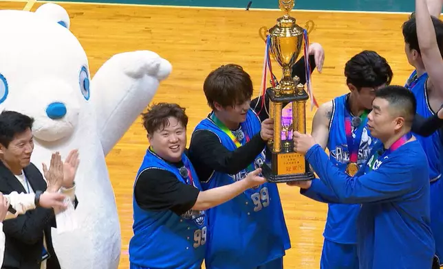 全場最⾼得分的姜濤榮獲MVP。