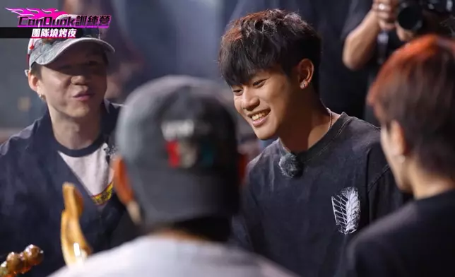 亨仔@ROVER盡吐少男⼼事。