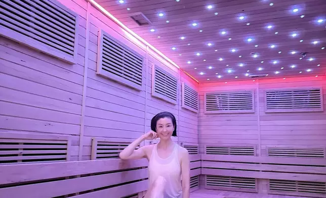 56歲伍詠薇向來被封「美魔女」。