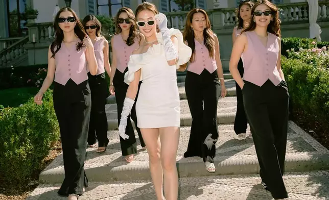 因疫情，婚禮推遲到2023年段行。