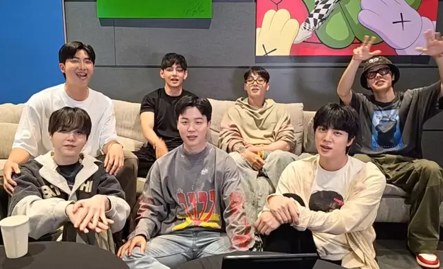 宣布2026年春天攜新專輯與巡演和粉絲見面。Weverse截圖