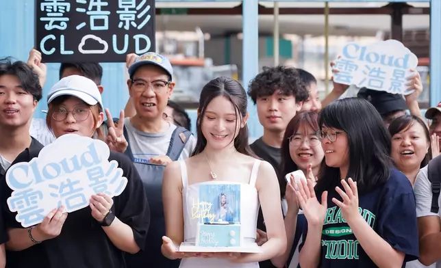 預祝Cloud生辰快樂及個唱門票大賣。