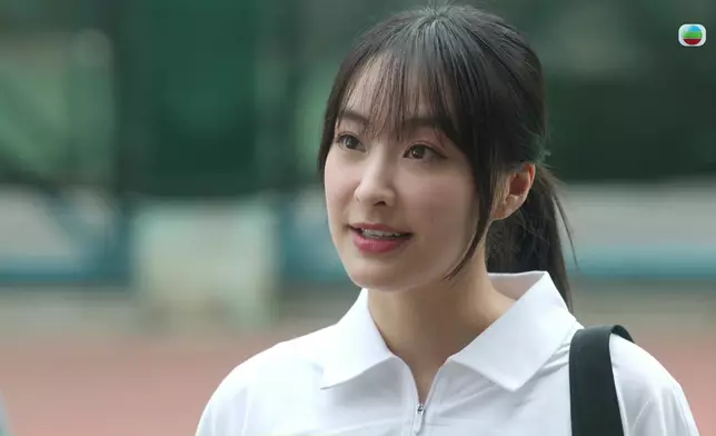 省鏡造型2：「馬尾網球少女」Look真係好Pure好True。