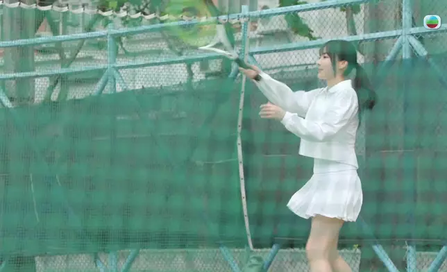 省鏡造型2：「馬尾網球少女」Look真係好Pure好True。