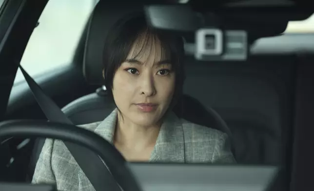 省鏡造型4：穩重OL Look。