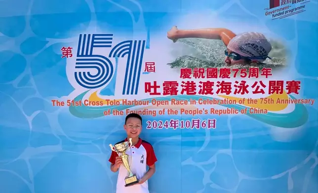 Evan是游泳健將。