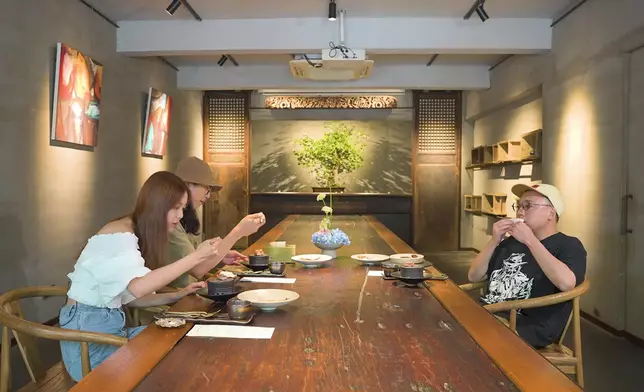 陶瓷藝術餐廳仿如置身博物館用餐。