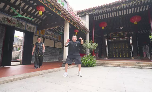 C君轉戰學鐵線拳。