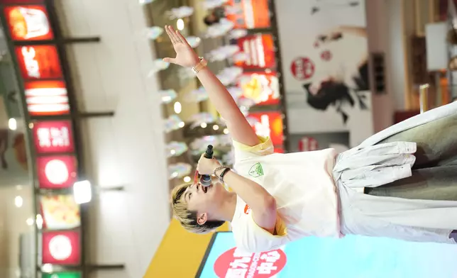 莫凱謙演出大會主題曲《一起》。