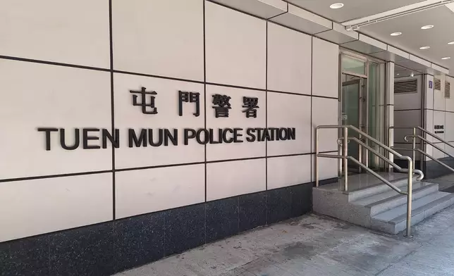 屯門警署。巴士的報記者攝