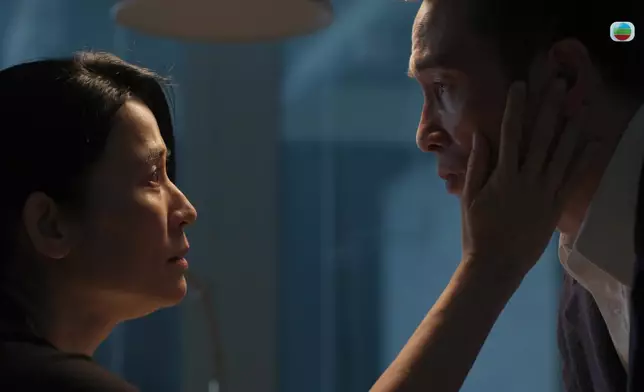 劇入面陳豪為宣萱苦苦等候多年。