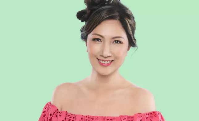 方文前為最新頭髮護理品牌「烏髮軒」代言人廣告拍攝造型照。