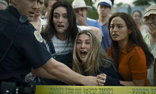 《舊年暑假搞乜鬼》劇照