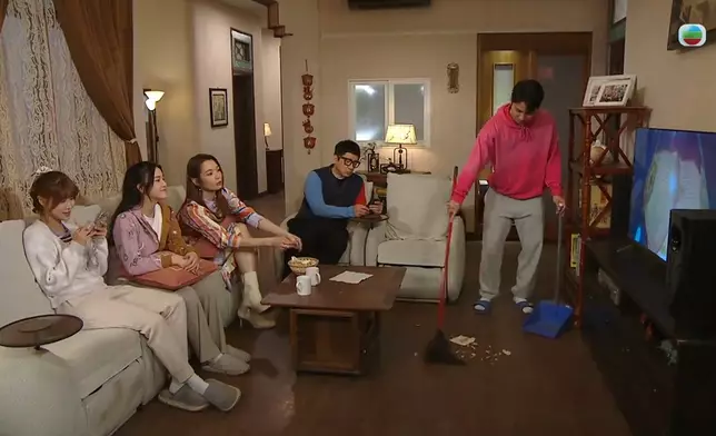 昨晚有幸現身Charlie IG Story的《愛．回家》演員分別是古佩玲、姚焯菲及周嘉洛！