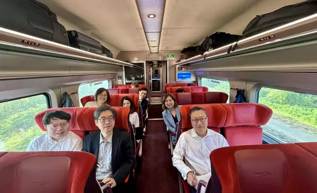 乘搭歐洲之星。林定國FB圖片