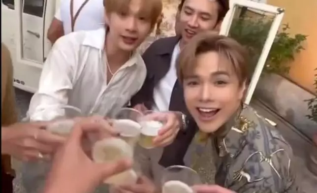 張敬軒全程「滿場飛」暢飲啤酒