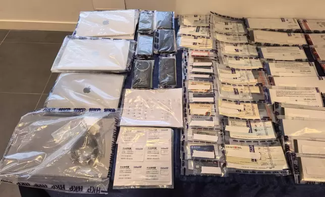 警破「彈票黨」拘10人，起出大量證物。