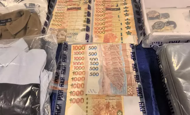 警破「彈票黨」拘10人，起出大量證物。