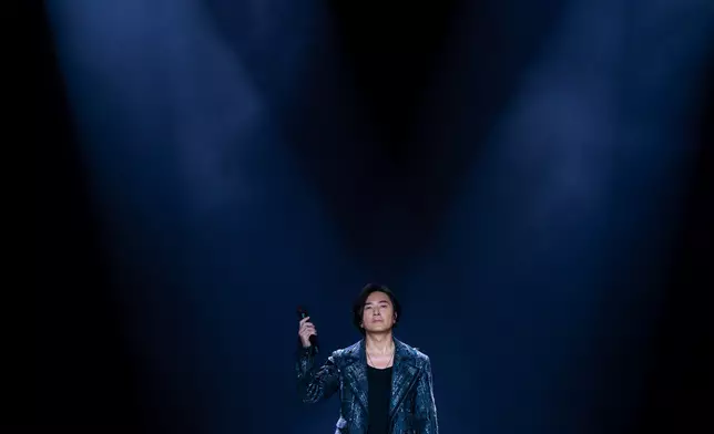 伊健又為工作人員送上窩心驚喜，安排了大型旅遊巴士及當地導遊，讓工作人員到旅遊景點尼亞加拉大瀑布參觀。