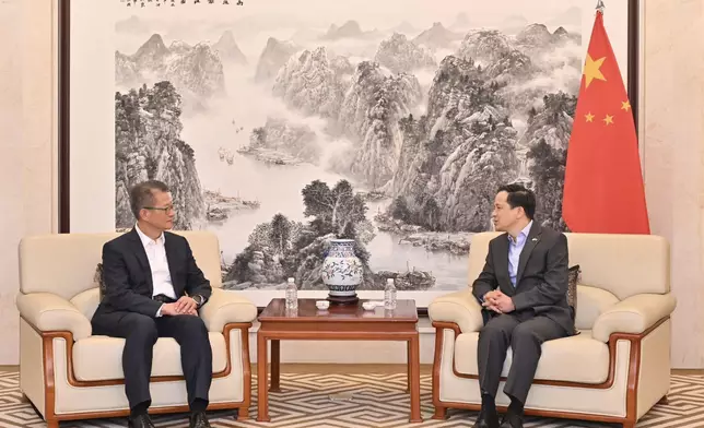 陳茂波拜會了中國駐南韓大使戴兵。陳茂波FB圖片