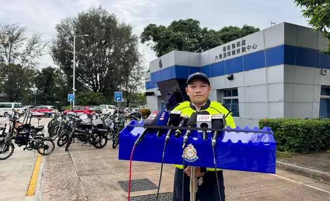 新界北總區交通部高級督察張展鴻向傳媒簡報案情。