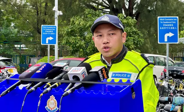 新界北總區交通部高級督察張展鴻向傳媒簡報案情。