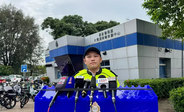 新界北總區交通部高級督察張展鴻向傳媒簡報案情。