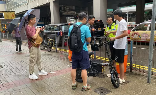 行動中，警方拘捕7名本地男子，年齡介乎36歲至65歲。警方圖片