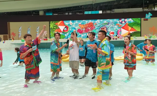 新環節「音樂搶大餅」，曾錦燊成「IQ題達人」。
