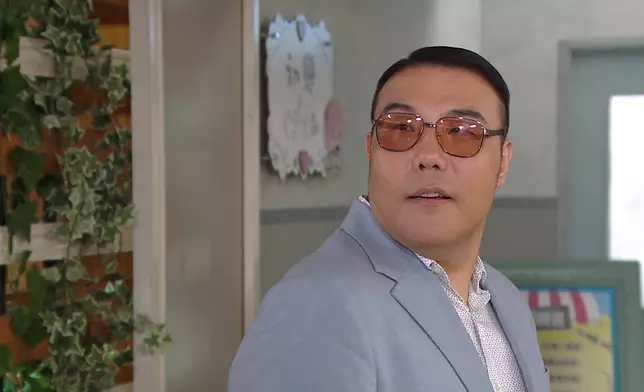 網民大讚劉洋學得很相似。